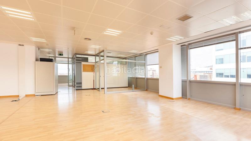 Foto 0343a2cd-cc88-470a-8ccb-453707795a5c. Alquiler oficina  en alquiler sants en Hostafrancs Barcelona