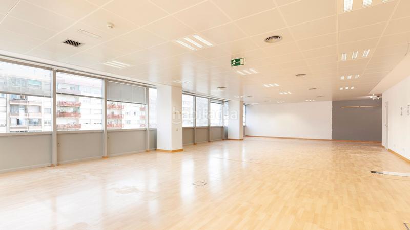 Foto 157e85a0-ceee-4d58-bd30-2ac201e0b4d8. Alquiler oficina  en alquiler sants en Hostafrancs Barcelona