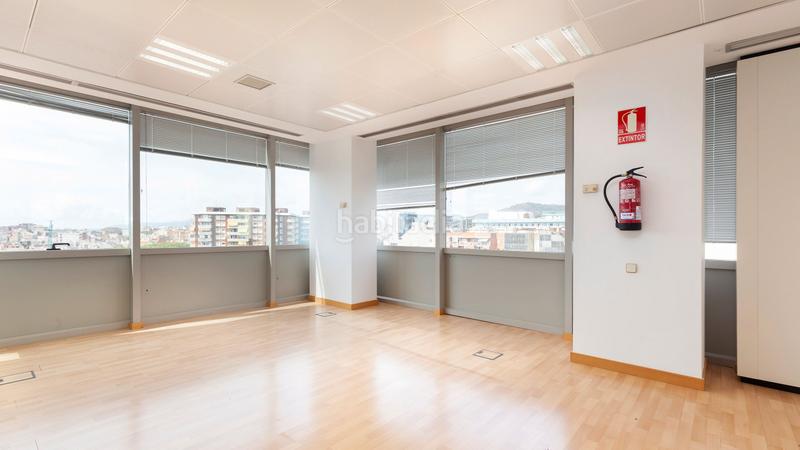 Foto 5c14ba97-72cc-4a1b-9938-a6ed42a6592e. Alquiler oficina  en alquiler sants en Hostafrancs Barcelona