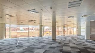 Rent Office space  Carrer del rosselló. Oficina en alquiler sants
