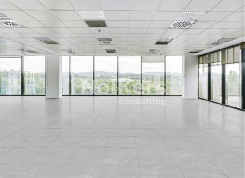 Foto d7f7a791-b1fa-42f1-a160-ab5eec98d91d. Affitto ufficio con riscaldamento in Volpelleres Sant Cugat del Vallès