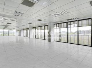 Location Bureau  Avinguda de la via augusta. Oficina en alquiler sant cugat