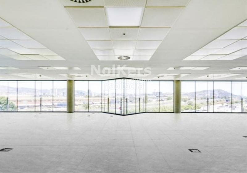 Foto cf9f1d2e-0ac4-4f07-948c-cd2c933fcaeb. Lloguer oficina amb calefacció aparcament a Zona Franca - Port Barcelona