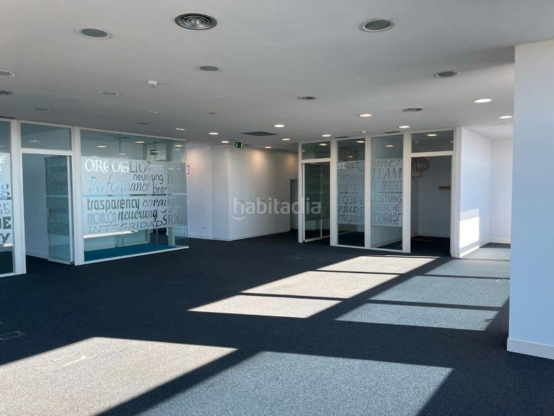 Foto 2f65a646-abad-475c-88ba-7f4db74e25a1. Lloguer oficina amb calefacció aparcament a Volpelleres Sant Cugat del Vallès