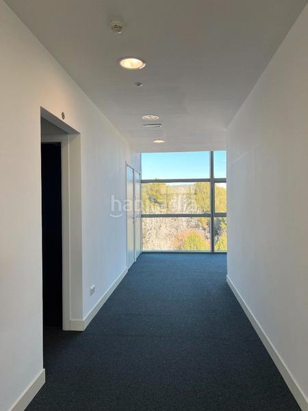 Foto 3134c08e-7c1f-48d8-8751-51c4c9786c65. Lloguer oficina amb calefacció aparcament a Volpelleres Sant Cugat del Vallès