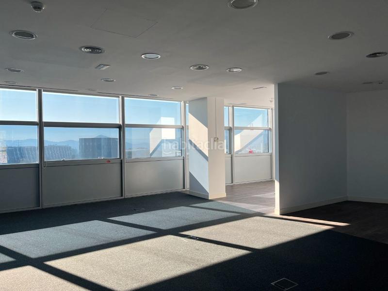Foto d7d08646-7f4d-48c1-913e-5d2c639a2c41. Location bureau avec chauffage parking dans Volpelleres Sant Cugat del Vallès
