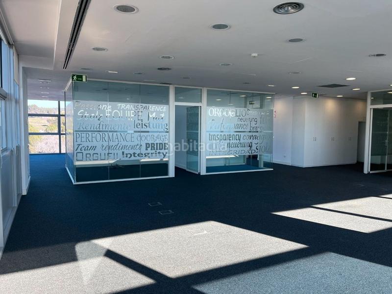 Foto 2d20a9fe-1f7f-4e9b-8f42-cfc611ad33ce. Miete büro mit heizung parking in Volpelleres Sant Cugat del Vallès