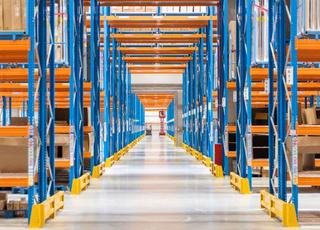 Lloguer Nau industrial a Abrera. Plataforma logística con muelles de carga y descarga