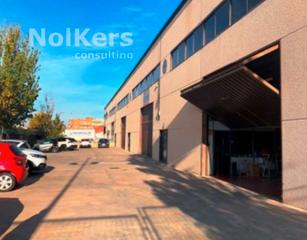 Lloguer Nau industrial a Sant Joan-TV3. Nave en alquiler con instalaciones en sant joan despí