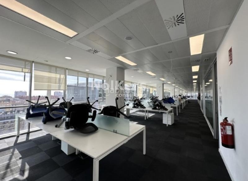 Foto 4c0b5c9b-ef6a-4976-952a-52a23f566381. Rent office space with heating in Diagonal Mar i el Front Marítim del Poblenou Barcelona