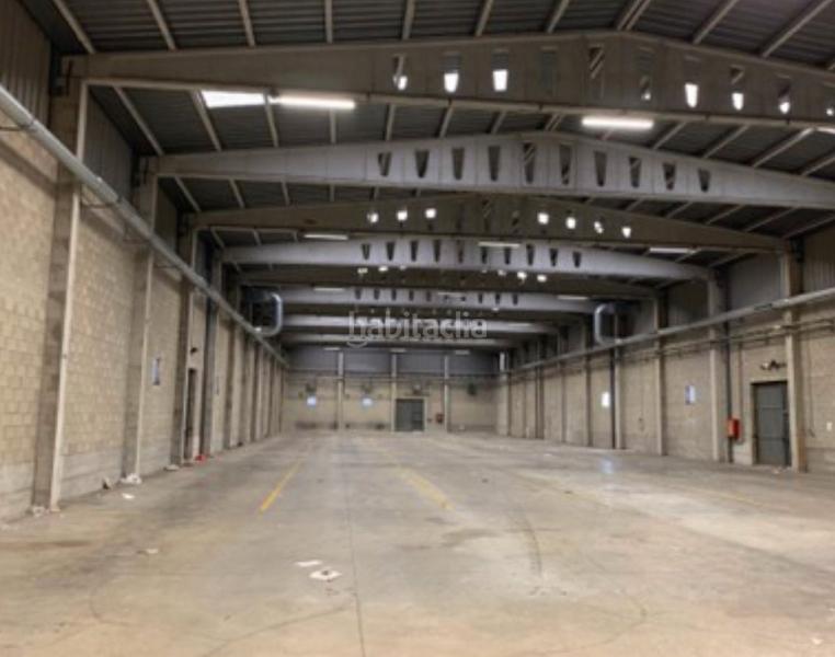 Foto bcc293f8-e6c4-41a4-9e36-e6f52426e3e2. Rent industrial building with heating in Granvia LH Hospitalet de Llobregat (L´)