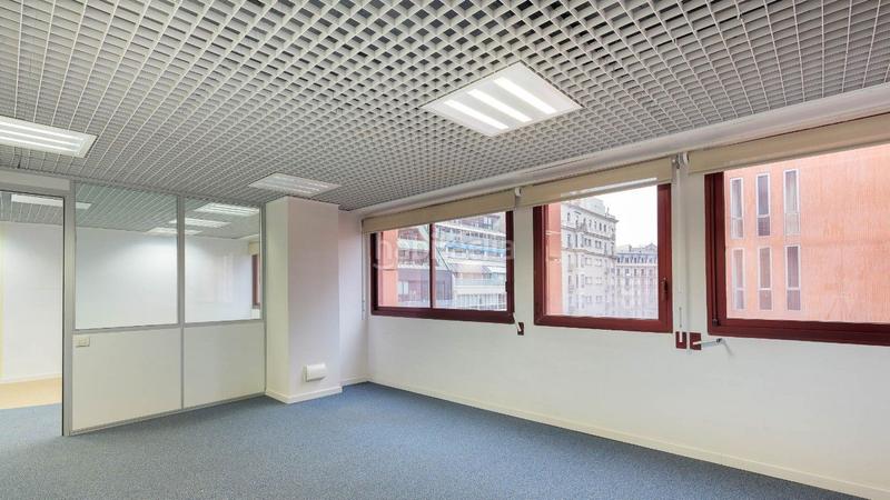 Foto ccb3bcd0-ef98-4cc9-9e9d-6aadb55406f2. Affitto ufficio con riscaldamento in L´Antiga Esquerra de l´Eixample Barcelona