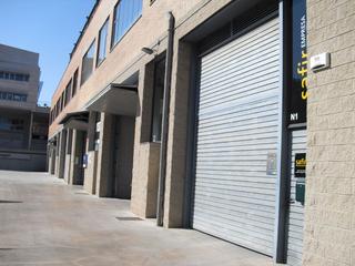 Lloguer Nau industrial a Roquetes-Can Magí. Nave con instalaciones completas