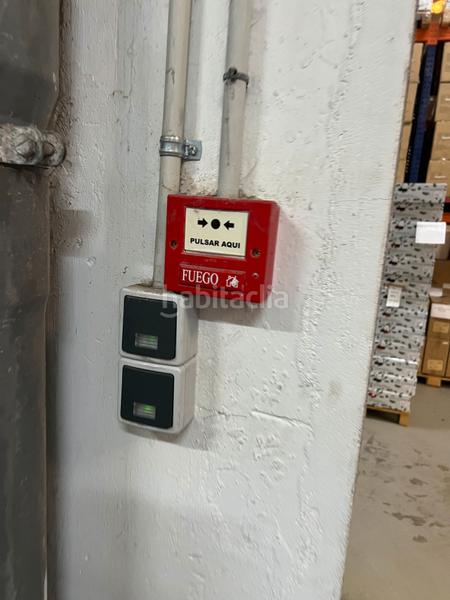 Foto 04c890a3-dc9d-495b-abdc-aec9a53853a8. Nau industrial a Centre Hospitalet de Llobregat (L´)