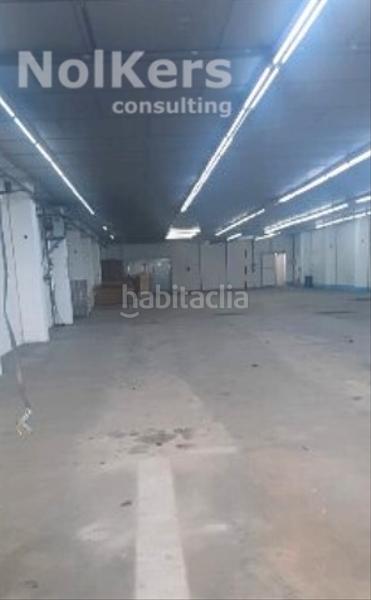 Foto 8b0df15b-c1fc-4a73-91b2-51e1cc16d334. Fabrikhalle mit heizung in Avinyó