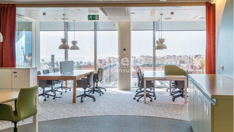 Foto 9e275cf4-3d4a-4f1c-921d-df7e13b1928d. Rent office space with heating parking in Barceloneta Barcelona