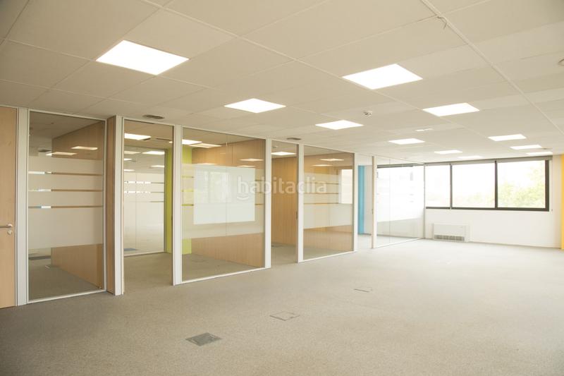 Foto 0bae639e-65da-4d3d-9894-2b89844d1d41. Rent office space with heating in La Marina del Port Barcelona
