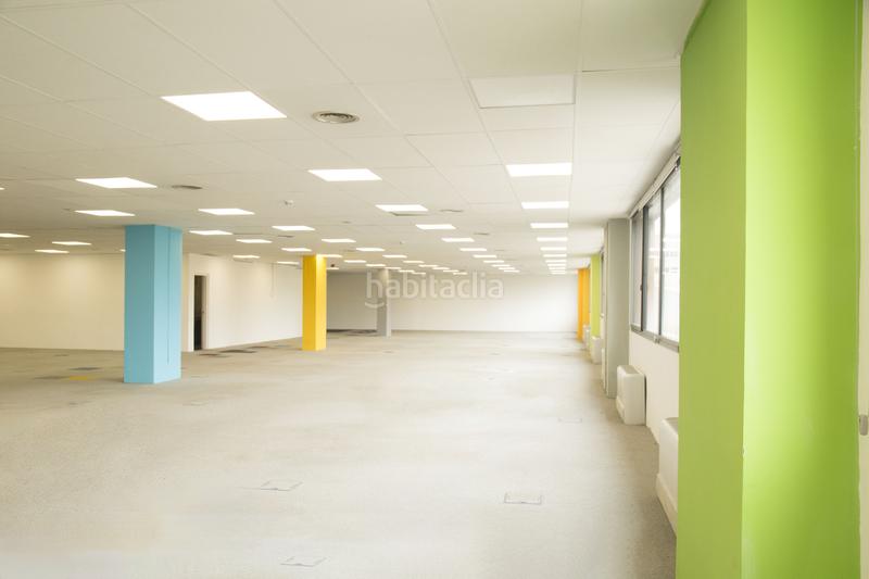 Foto f383067a-28a4-4f1f-8b40-894bfb557c98. Rent office space with heating in La Marina del Port Barcelona