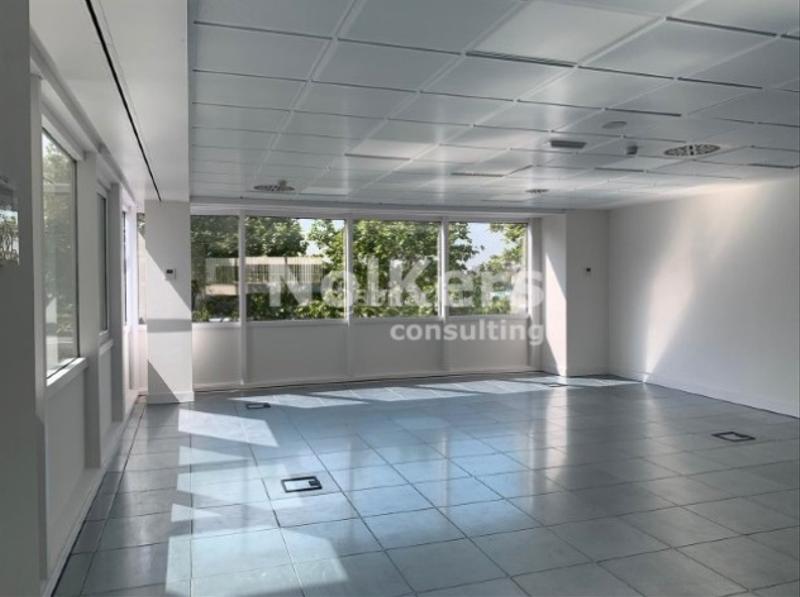 Foto cd547e2c-e995-44be-90fd-73f39f721b3f. Miete büro mit heizung in Barri de les Corts Barcelona