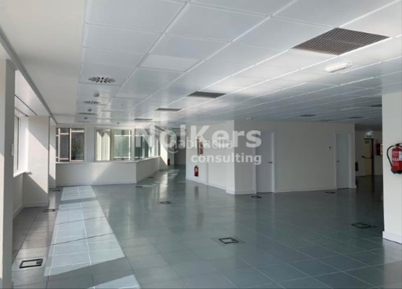 Foto 221343e8-a3d1-449f-9f1c-ab5474b95056. Rent office space with heating in Barri de les Corts Barcelona