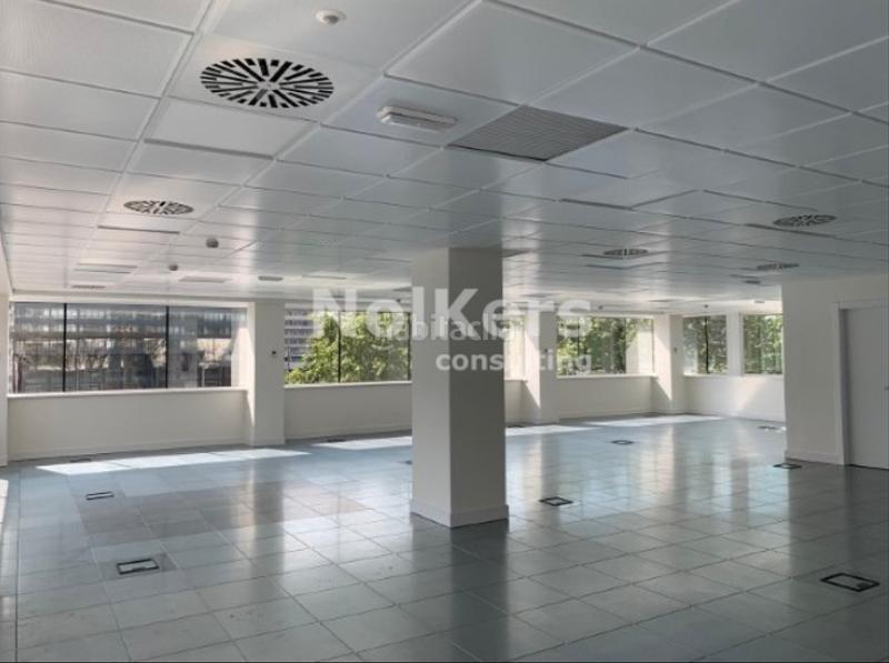 Foto b3e66fff-0dd4-421d-887a-e9ec1c616109. Rent office space with heating in Barri de les Corts Barcelona