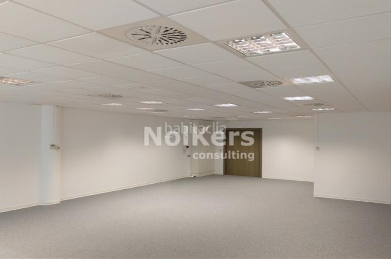 Foto 14f66303-eec1-4885-8980-e99880df8c99. Rent office space with heating in El Remei Badalona