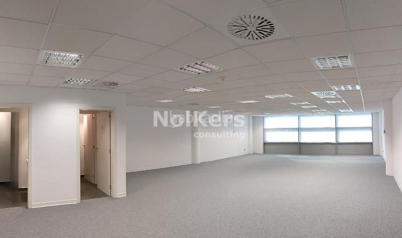 Foto baa279a3-c11d-43fa-a885-9f043290a786. Location bureau avec chauffage dans El Remei Badalona