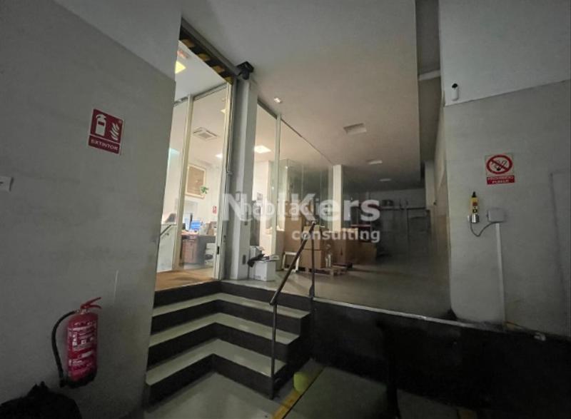 Foto 317ef62e-b1c0-4eb9-a6d9-5abab891fbf9. Local commercial dans Gòtic Barcelona