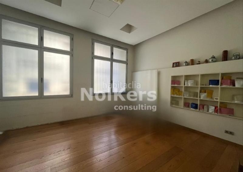 Foto e9ac185f-ecaf-4b44-a20a-07defe98f59e. Local commercial dans Gòtic Barcelona