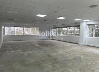 Location Bureau à Almeda - El Corte Inglés. Oficina en alquiler en cornellà