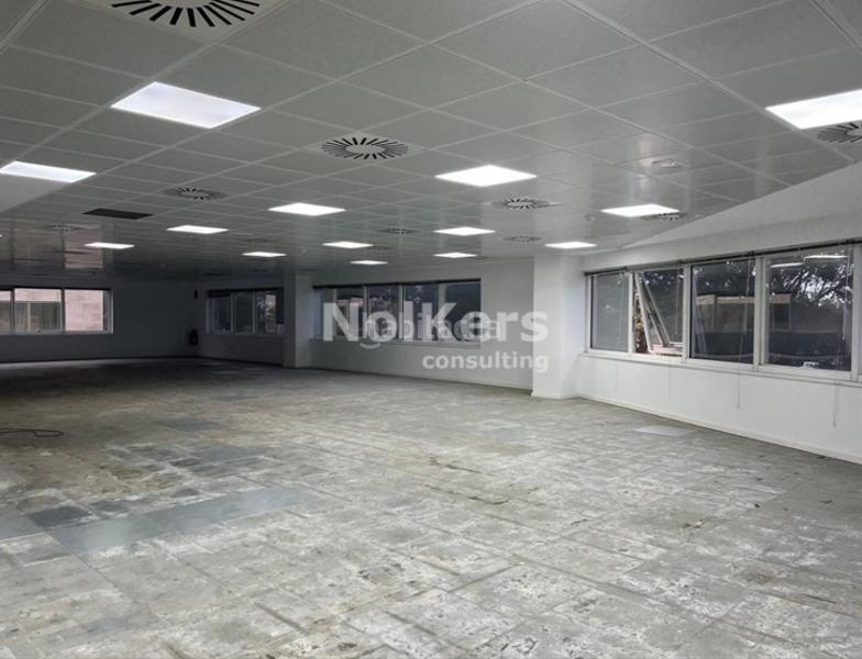 Foto 697a9535-33fa-49f5-82b6-1bc16b625830. Miete büro mit heizung in Almeda - El Corte Inglés Cornellà de Llobregat