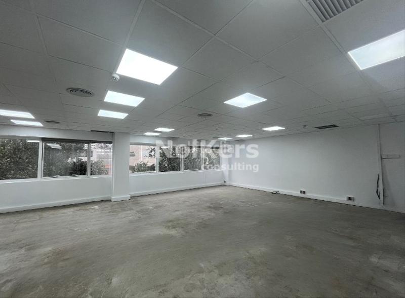 Foto d834fb54-8c87-41ec-ad61-fc52dac9ca08. Miete büro mit heizung in Almeda - El Corte Inglés Cornellà de Llobregat