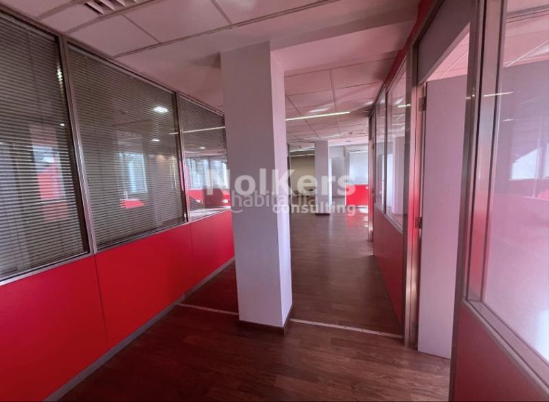 Foto 1e01e016-814c-404c-9d26-865425603e99. Bureau dans La Bordeta Barcelona