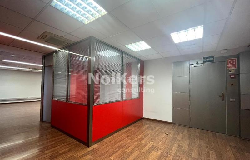 Foto 385d3c7f-3c22-4faa-af67-1306f97c422f. Bureau dans La Bordeta Barcelona