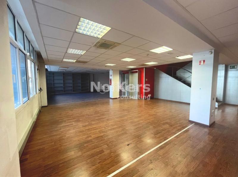 Foto 4086e53d-110e-4549-b420-1580dac3a099. Bureau dans La Bordeta Barcelona