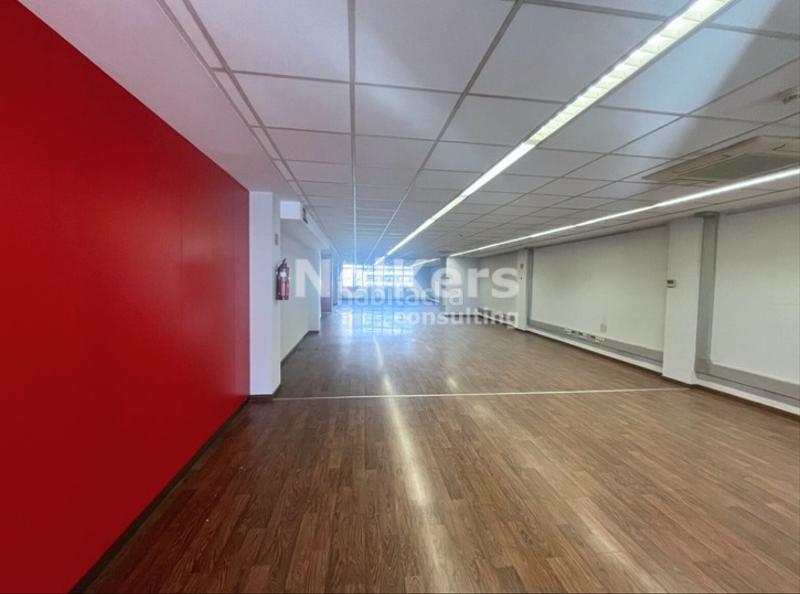 Foto 723076f5-d725-4834-9ebe-93635ec33e52. Bureau dans La Bordeta Barcelona