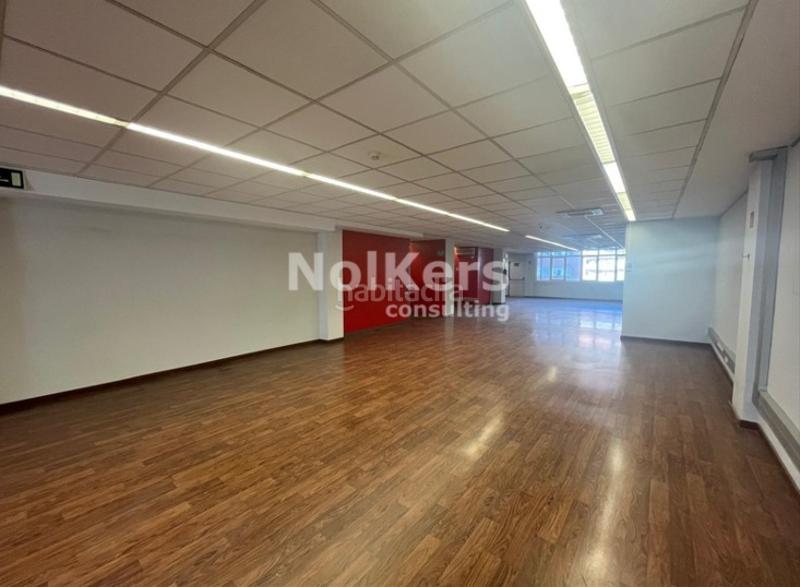 Foto fcd7b498-b59b-43bd-a089-024675473887. Bureau dans La Bordeta Barcelona