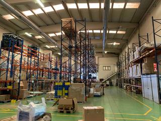Lloguer Nau industrial a Zona Industrial. Nave con instalaciones completas