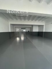 Location Bâtiment à usage industriel à Centre. Planta industrial con muelle de carga en alquiler