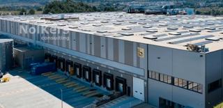 Lloguer Nau industrial a Sant Esteve Sesrovires. Plataforma logistica con 9 muelles de carga y descarga