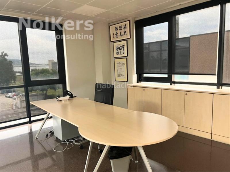 Foto a5d79714-5bc7-4a40-bca2-93fa45459e42. Rent industrial building with heating in Granvia LH Hospitalet de Llobregat (L´)