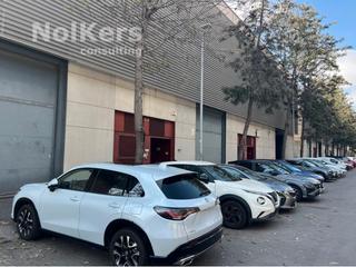Miete Fabrikhalle in Granvia LH. Nave corporativa en alquiler en l' hospitalet de llobregat