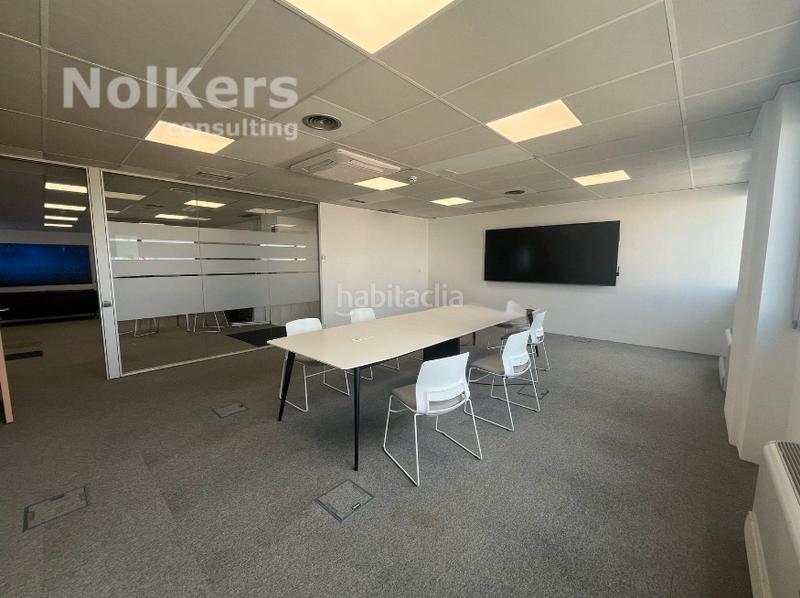 Foto 4e6a11b3-9ae1-41a3-b2a2-0101fe3c97cd. Location bureau avec chauffage dans La Marina del Prat Vermell Barcelona