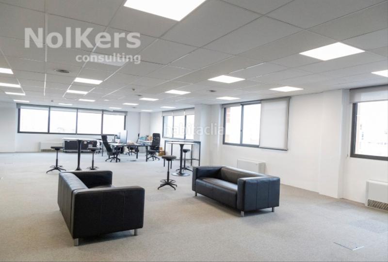 Foto 9dd0bb38-2ad5-4bd3-8e3e-bd5a6ee37212. Miete büro mit heizung in La Marina del Prat Vermell Barcelona