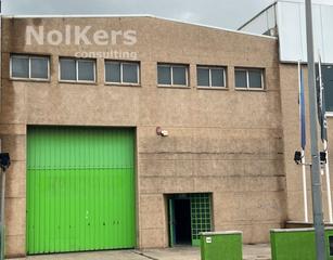 Rent Industrial building in Vinyets-Molí Vell. Nave comercial con excelente fachada en  sant boi de llobregat