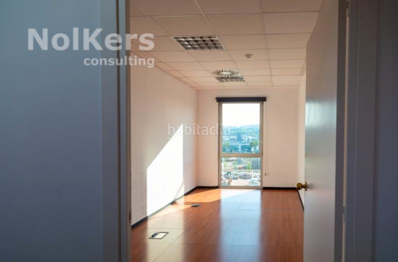 Foto 2b4c0e38-23da-4c22-8f5c-4c8f0df2db51. Rent office space with heating in La Marina del Prat Vermell Barcelona