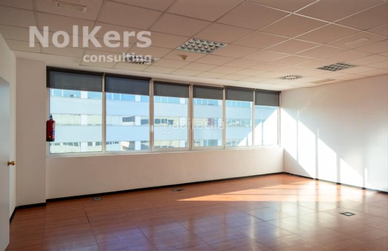 Foto 550825bf-b3f2-42e2-8b0e-69011b732dfd. Rent office space with heating in La Marina del Prat Vermell Barcelona