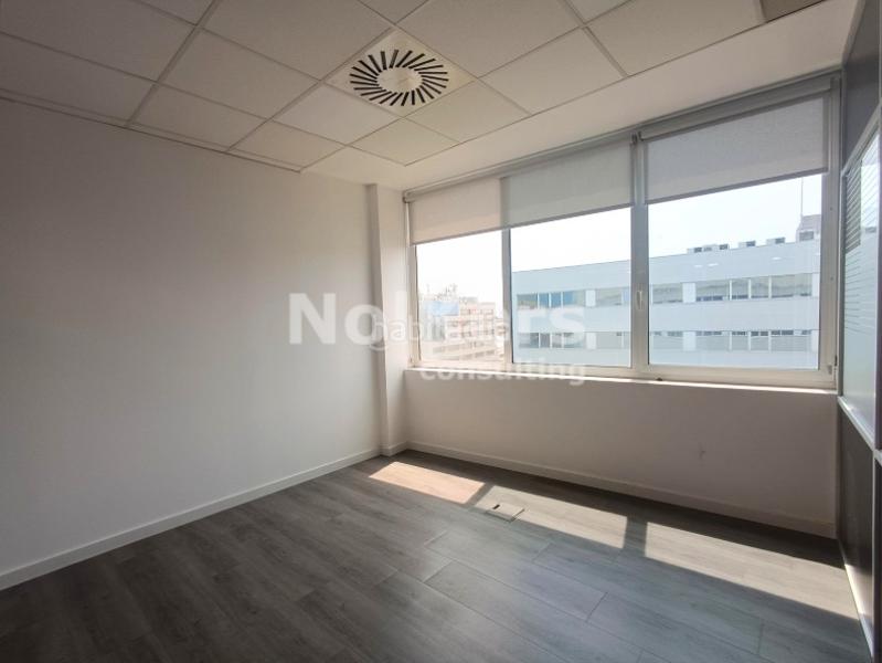 Foto 0fbe1fd0-4630-44ec-9abc-c8e0d3cff01a. Rent office space in La Marina del Prat Vermell Barcelona