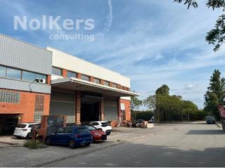 Rent Industrial building in Vinyets-Molí Vell. Nave en alquiler con muelles de carga en sant boi de llobregat