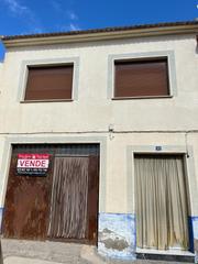 Casa a Calle arroyuelo medio 21. Cl arroyuelo medio 35
45710 madridejos (toledo)